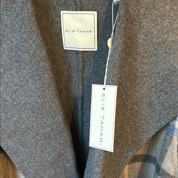 Elie Tahari blue Wallace plaid coat, size medium - Picture 9 of 10